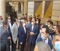  وزير التنمية المحلية يتابع مع محافظ الجيزة جهود إزالة 25 عقارا مخالفا بالوراق