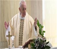 البابا فرنسيس يصلي من أجل العمال