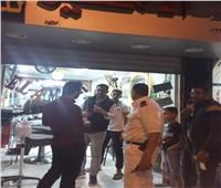 غلق وتشميع 4 محلات ومقاهي في كفر الدوار