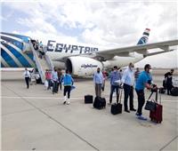 مطار مرسى علم يستقبل رحلة طيران استثنائية لعالقين بالسعودية تقل 300 مصري
