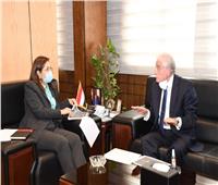 محافظ جنوب سيناء يناقش مع وزيرة التخطيط تطوير شرم الشيخ وخليج نعمة