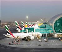 الإمارات تعيد فتح المطارات أمام حركة الترانزيت