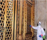 صور| تطهير وتعقيم مسجد محمد علي استعدادًا لصلاة الجمعة