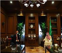 وزير الخارجية السعودي يلتقي السفير السويسري