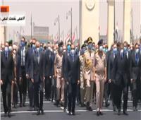فيديو| الرئيس السيسي يتقدم الجنازة العسكرية للفريق محمد العصار