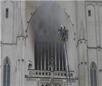 رجال الإطفاء يسيطرون على حريق كاتدرائية نانت غرب فرنسا