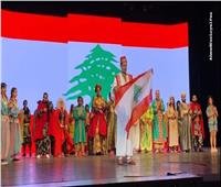الصور ..أحمد عز ونجوم علاء الدين يقفون مع الجمهور دقيقة حدادا على شهداء بيروت