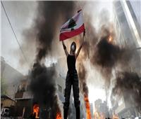 اندلاع حريق في بيروت بساحة يتجمع فيها متظاهرون مناهضون للحكومة
