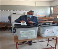 محمود بكري يدلي بصوته في انتخابات مجلس الشيوخ