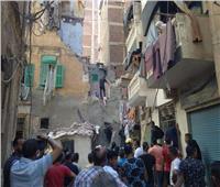 مصرع سيدة وإنقاذ 4 في انهيار عقار حي الجمرك بالإسكندرية