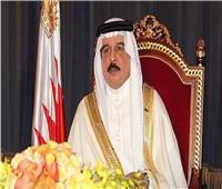العاهل البحريني يشيد بالعلاقات والتنسيق العسكري مع أمريكا