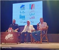 فيديو| مصطفى حمدي يحتفل بتوقيع كتاب مذكرات هاني شنودة