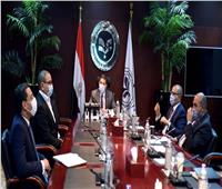 عبد الوهاب يبحث مع رئيس «بنية» تنفيذ مشروع تصنيع كابلات الألياف الضوئية في مصر 