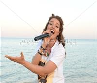 صور| سمية الدرويش تُشعل حفلها على البحر في «السخنة»