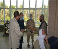 محافظ المنيا يزور المستشفى العسكري ومركز القوات المسلحة لعلاج الأورام