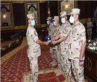 وزير الدفاع يلتقي بمقاتلي الجيش الثاني ويشيد بدورهم الوطني في قتال العناصر الإرهابية