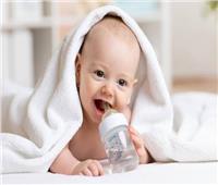 «اسأل مجرب»| أيهما أفضل.. شرب الرضيع للمياه المعدنية أم المغلية؟ 