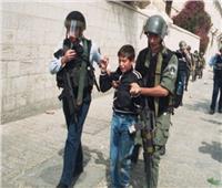 قوات الاحتلال تعتقل طفلًا فلسطينيًا قرب الحرم الإبراهيمي