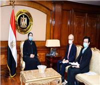 وزيرة الصناعة تبحث مع السفير اليابانى بالقاهرة تعزيز العلاقات الاقتصادية المشتركة 