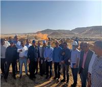 لجنة من البترول تبحث حقيقة اكتشاف بئر غاز بصحراء جرجا في سوهاج