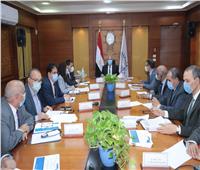وزير النقل يبحث مع البنك الدولي سرعة إنهاء تطوير إشارات لخط القاهرة - الجيزة - بني سويف
