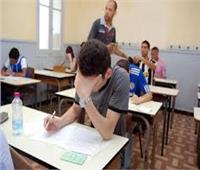 طلاب الثانوية العامة «المؤجلين» يؤدون آخر امتحاناتهم