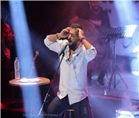 صور| عمرو حسن يحيى أول حفل بعد «كورونا» في ساقية الصاوي