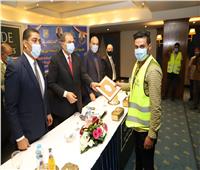 «سعفان» يسلم 250 شهادة «أمان» للعمالة غير المنتظمة بجنوب سيناء