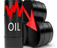 أسعار النفط تتراجع بفعل مخاوف حيال تخمة المعروض في الأسواق