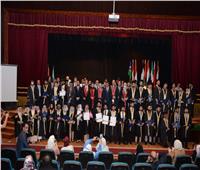 جامعة طنطا تقيم حفل تخرج للطلاب الوافدين وتكرم 71 طالبا 