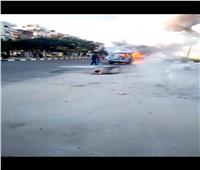 بالفيديو| السيطرة على حريق سيارة أمام  مستشفى الإسماعيلية العام