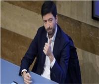 وزير الصحة الإيطالي يوقع على مرسوم حظر التجول الليلي في إقليم لومبارديا