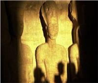 فيديو| تعامد الشمس على وجه رمسيس الثاني بالمتحف المصري الكبير