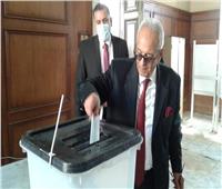 انتخابات النواب 2020| «أبوشقة» يدلي بصوته في الدقي