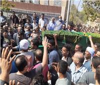 صور.. جنازة شعبية لبرلماني «مات من الفرحة» لفوز زوجته في الانتخابات 