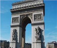 الشرطة الفرنسية: إخلاء منطقة قوس النصر في باريس بعد تحذير من قنبلة