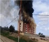 صور| حريق هائل يلتهم مسرح مدرسة بالأسكندرية