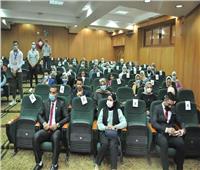 رئيس جامعة كفرالشيخ يشهد استقبال طلاب كلية التجارة الجدد  