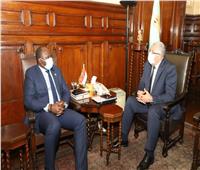 وزير الزراعة يبحث مع سفير جنوب السودان تعزيز التعاون بين البلدين