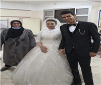 عروسان يدليان بصوتهما الانتخابي فى كفر الشيخ «صور»
