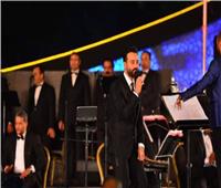 «كاد أن يبكي».. كلمات مؤثرة من سعد رمضان عن لبنان بمسرح النافورة