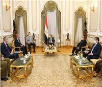 وزير الإنتاج الحربي يبحث مع سفير بولندا بالقاهرة سبل التعاون في التصنيع