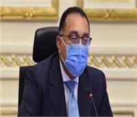 رئيس الوزراء يتفقد «قافلة تحيا مصر» بالعاصمة الإدارية