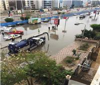عربات شفط المياه تنتشر في شوارع القاهرة الجديدة