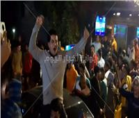 شاهد| احتفالات الجماهير في الشارع بعد فوز الأهلي على الزمالك