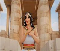النيابة تحقق في واقعة فتاة الزي الفرعوني داخل منطقة سقارة الأثرية