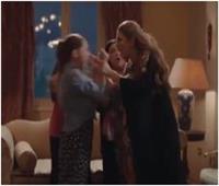 فيديو| «رانيا فريد شوقي» تضرب ابنتها 