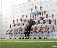 شاهد| ريال مدريد يتلقط صور الفريق الرسمية للموسم الجاري