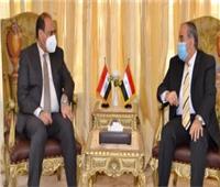 وزير الطيران يلتقي نظيره العراقي لبحث زيادة الحركة الجوية