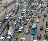كثافات مرورية متحركة في شوارع وميادين القاهرة والجيزة